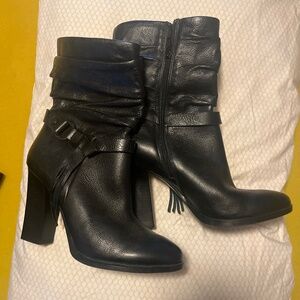 Guess boots